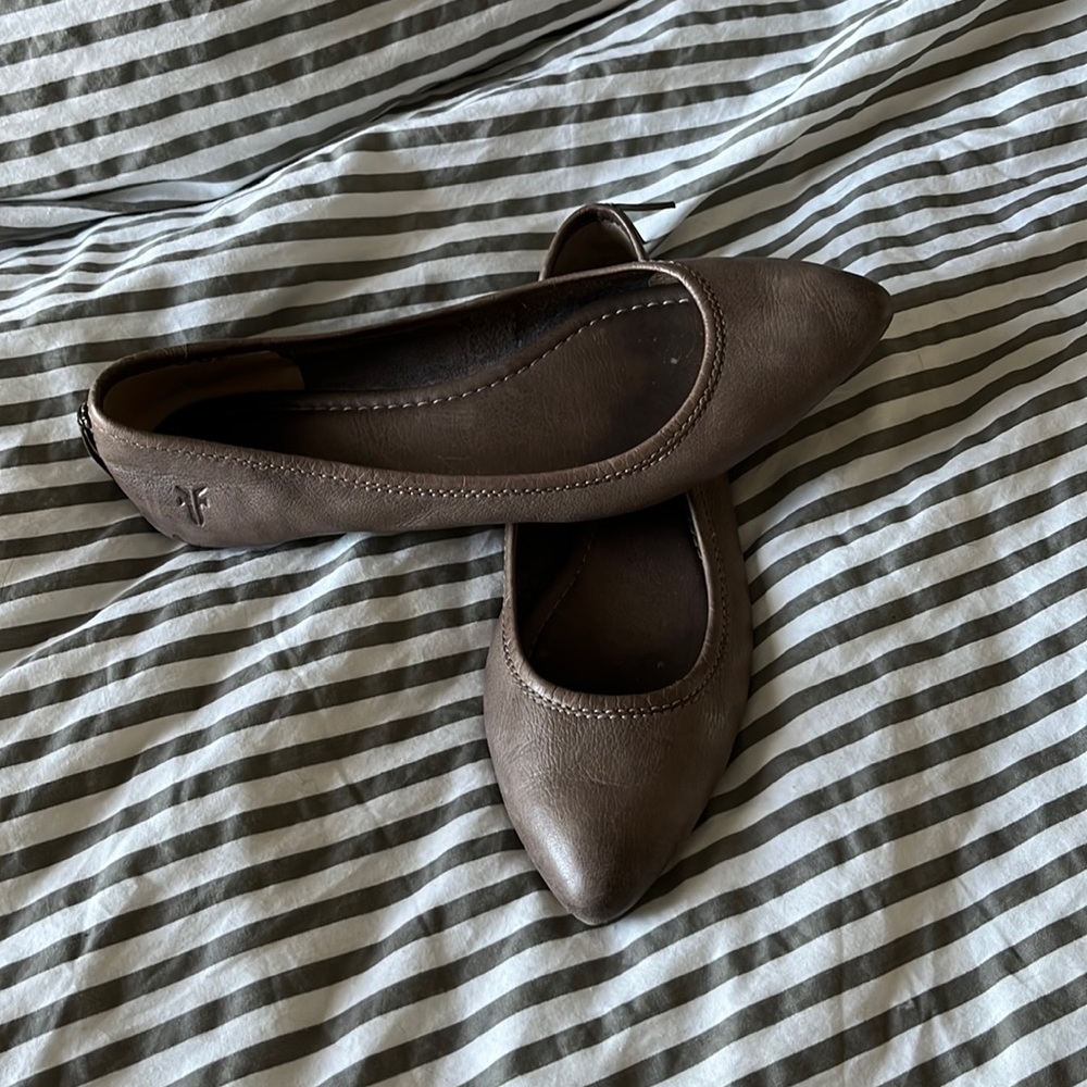 Frye flats